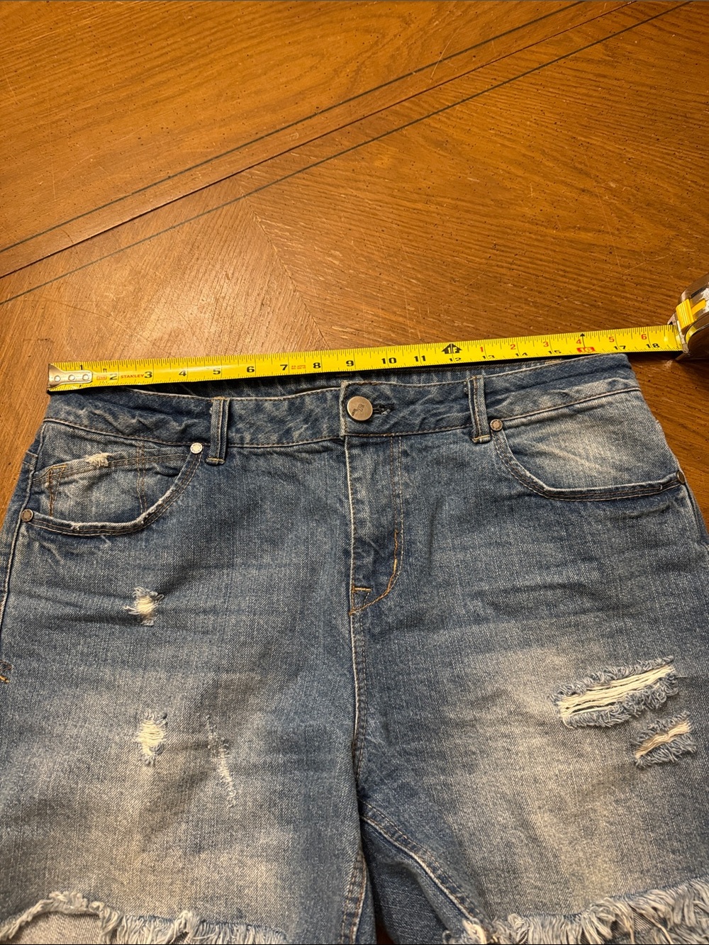 Raw Hem Relaxed Fit Jean Shorts Distressed 5 pocket size 10 1822 Denim EUC - Picture 8 of 13